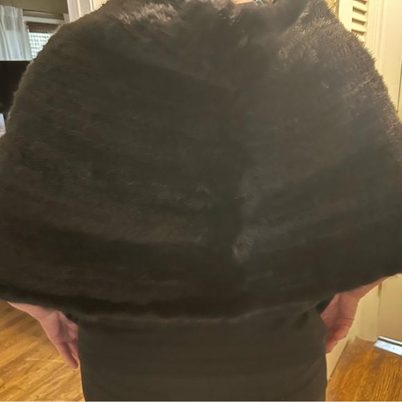 Stunning Black Real Mink Wrap - Picture 4 of 6